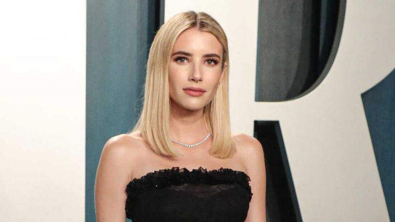   Emma Roberts – 5'2"