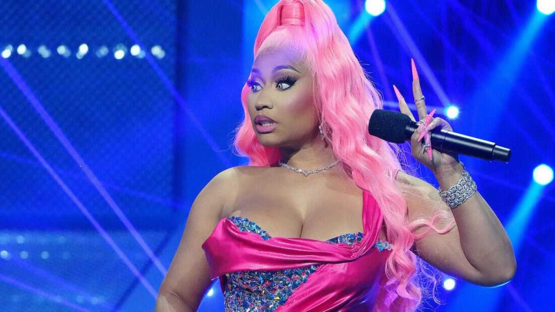   Nicki Minaj – 5'2"
