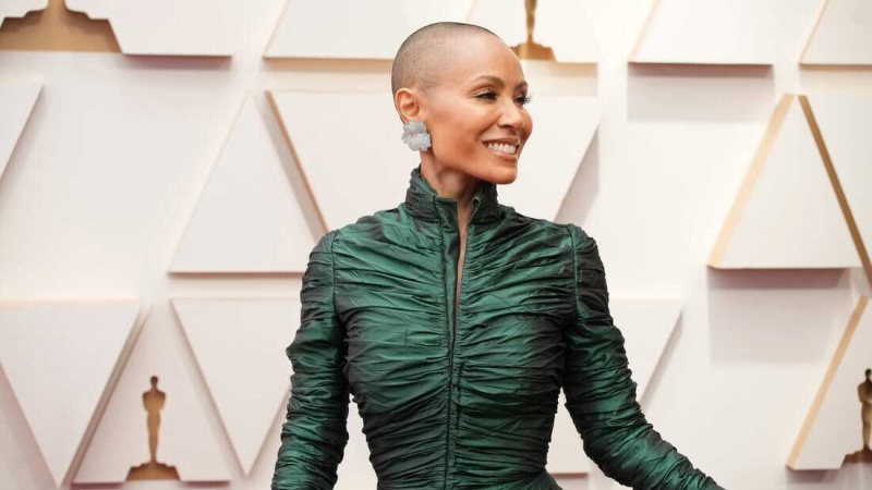   Jada Pinkett Smith – 5'1"