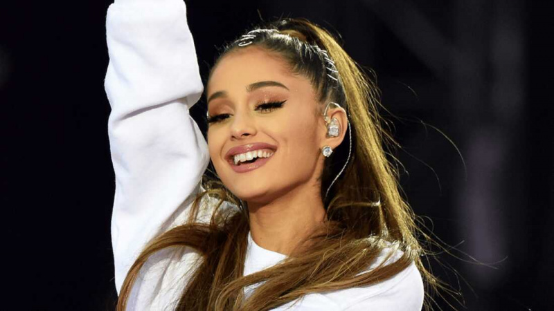   Ariana Grande – 5'0½'