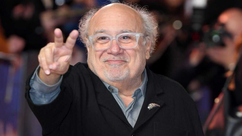   Danny DeVito – 4’10”