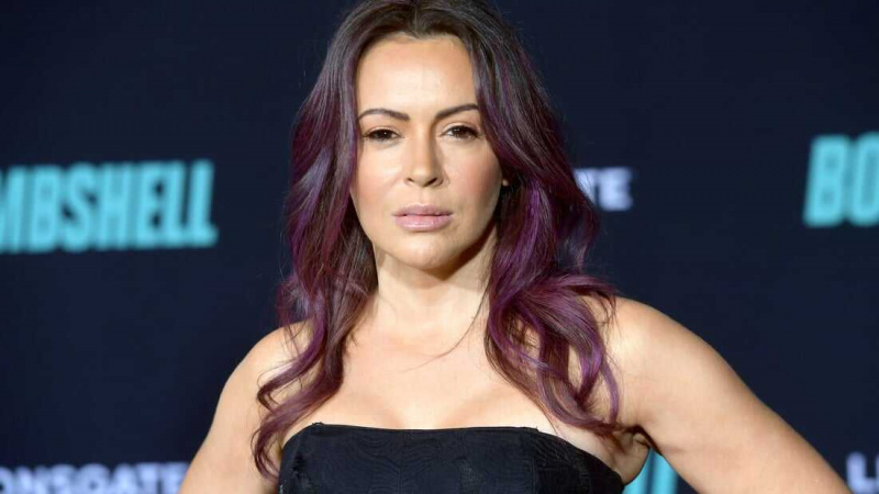  Alyssa Milano – 5'2"