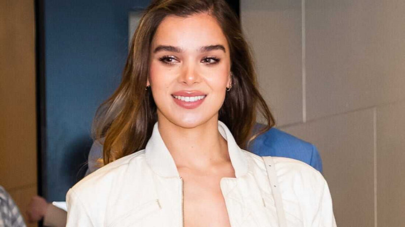   Hailee Steinfeld