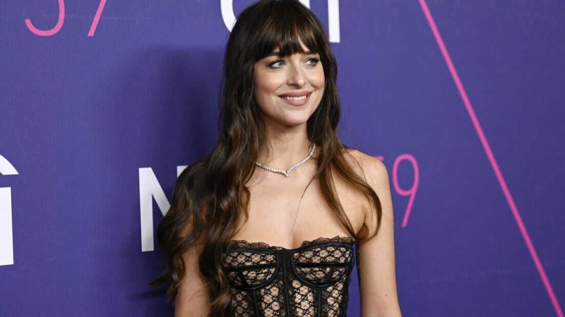   Dakota Johnson