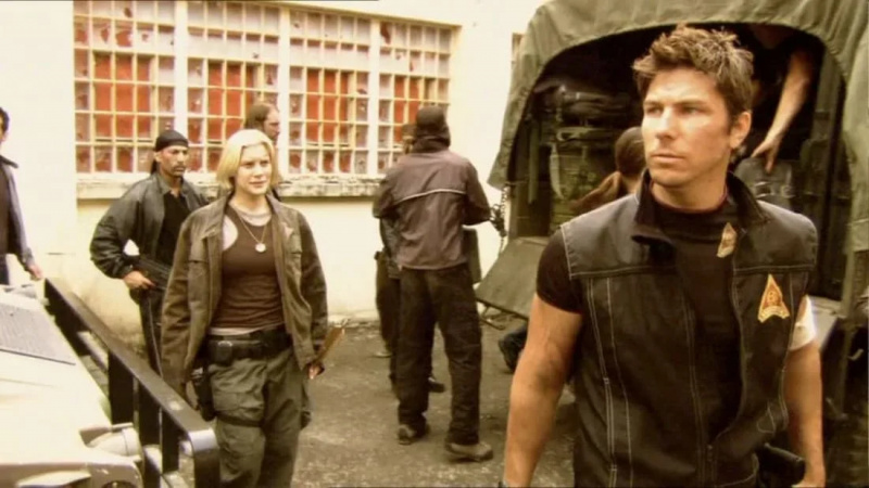   Battlestar Galactica: The Resistance (série web de 10 partes)