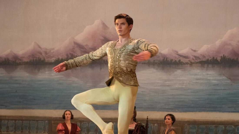   Beyaz Karga (2018)