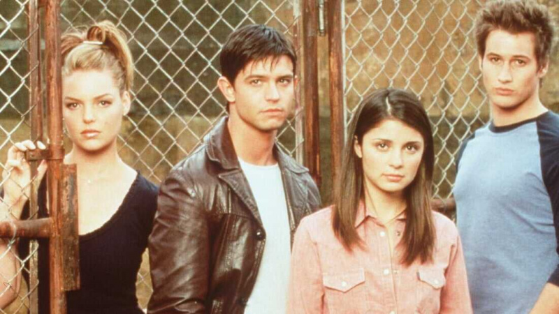   Roswell (serial telewizyjny 1999–2002)