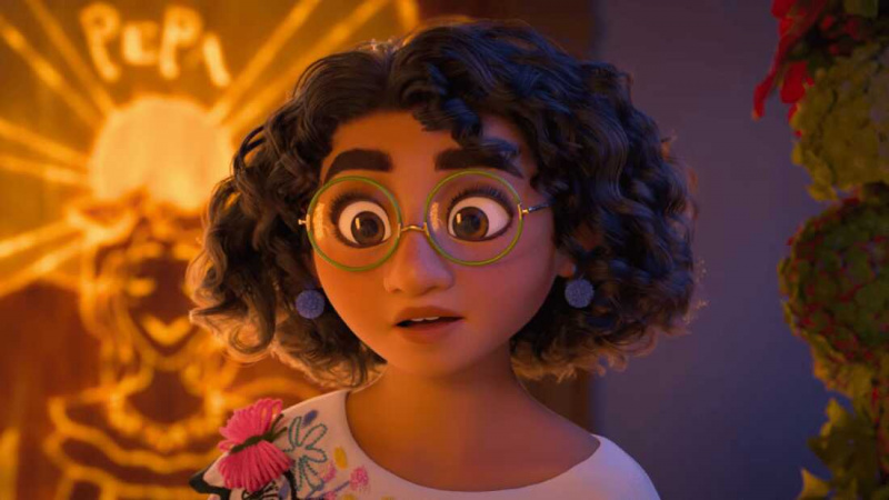   Mirabel Madrigal (Encanto)