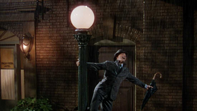   está cantando' In The Rain On Netflix?