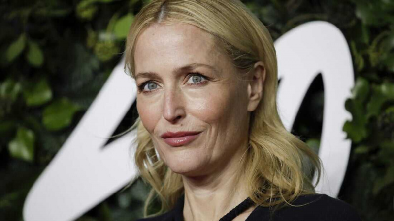   Gillian Anderson