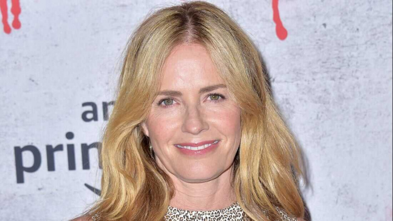   Elisabeth Shue