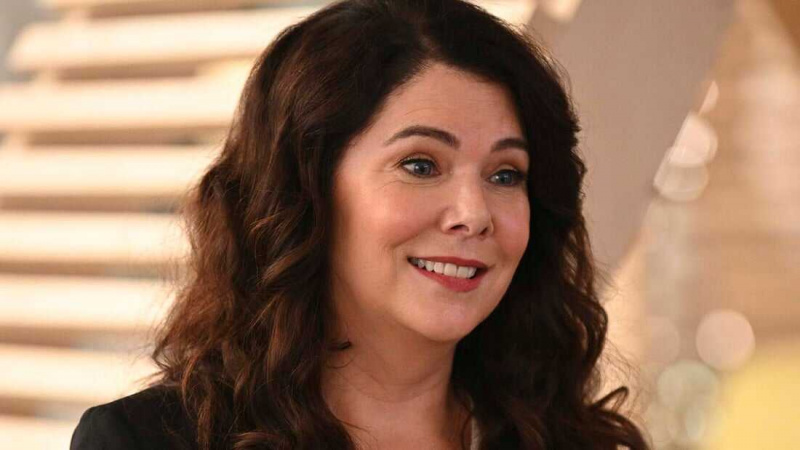   Lauren Graham