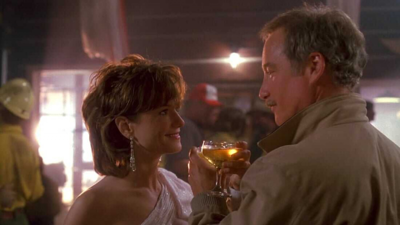   Aina (1989)