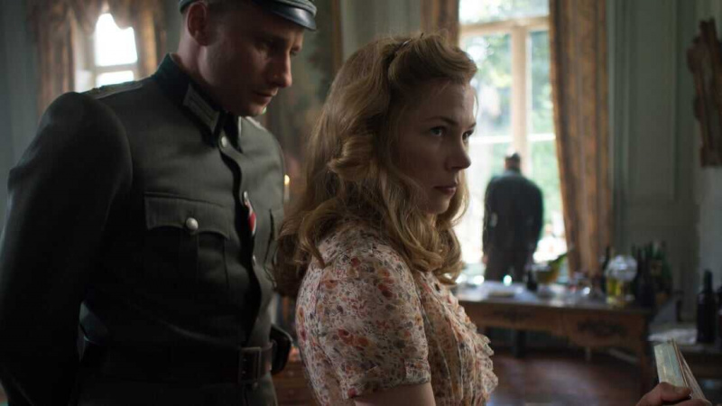   Френска сюита (2014)