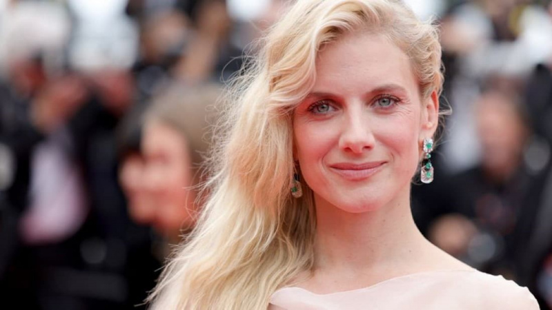   Mélanie Laurent