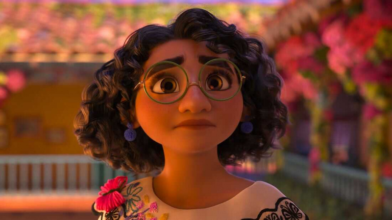   Mirabel Madrigal (Encanto)