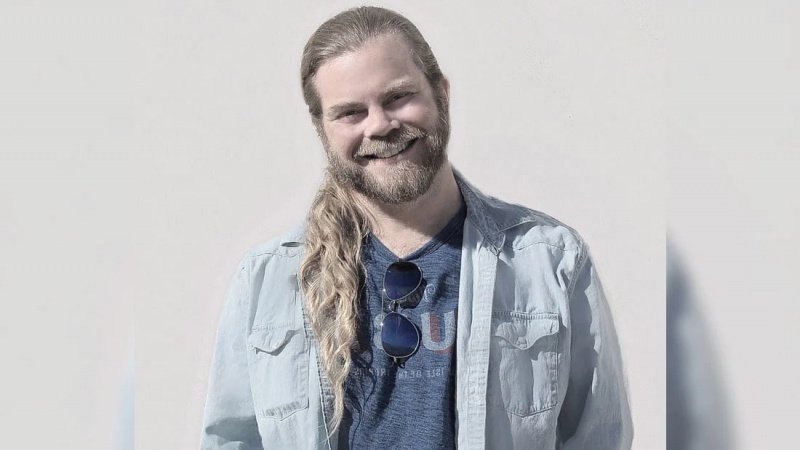   Justin Cook