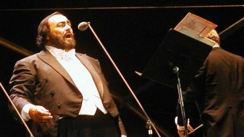   Luciano Pavarotti