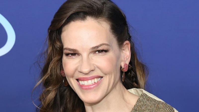   Hillary Swank