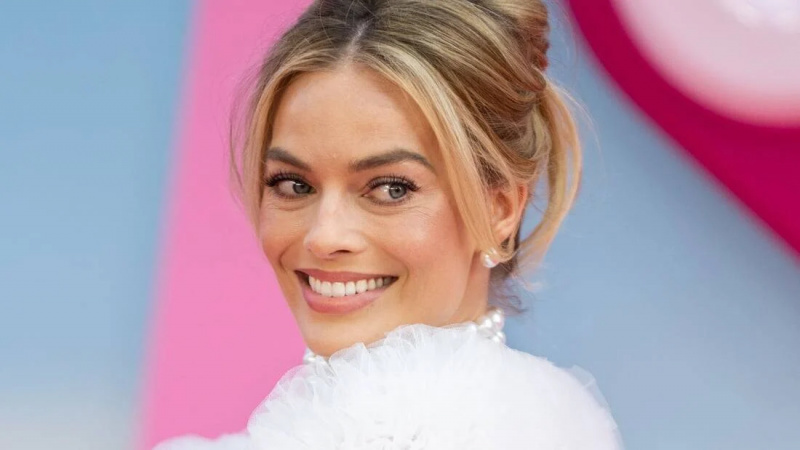   Margot Robbie