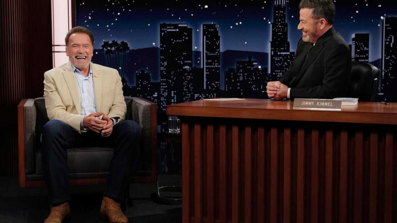   The Tonight Show με πρωταγωνιστή τον Jimmy Fallon (Τηλεοπτική Σειρά 2014– )
