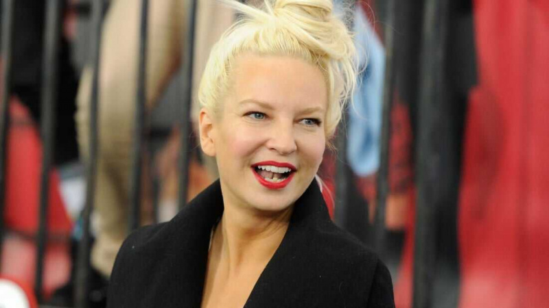   Sia Furler