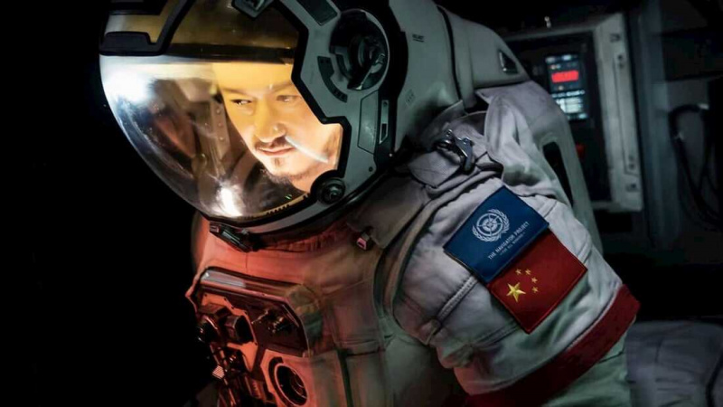   The Wandering Earth (2019)