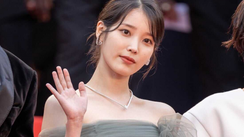   IU