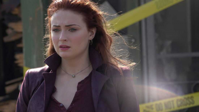   Jean Grey (Sophie Turner)
