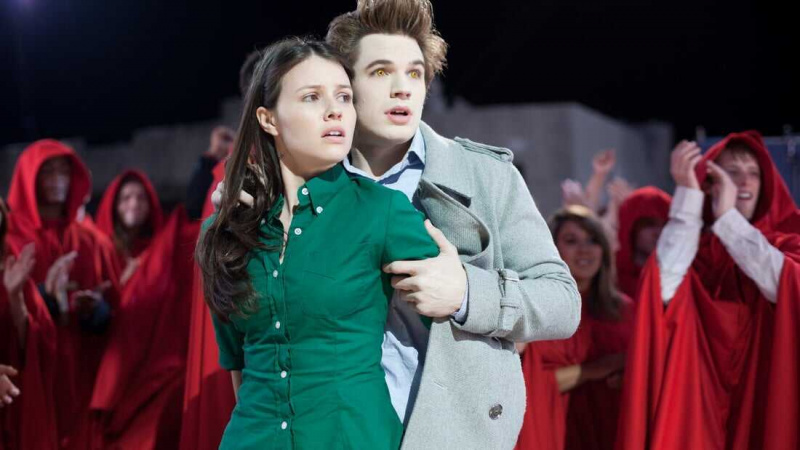   Vampires Suck (2010)