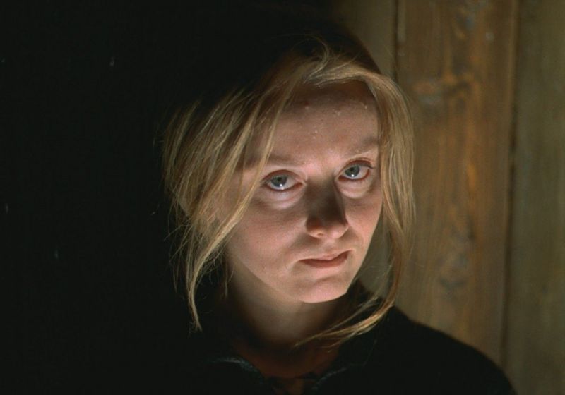 1. Peegel (1975)