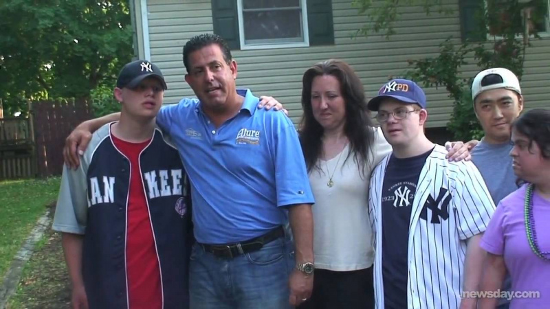   Östra Setauket familjen får'Extreme Makeover: Home Edition' this week - YouTube