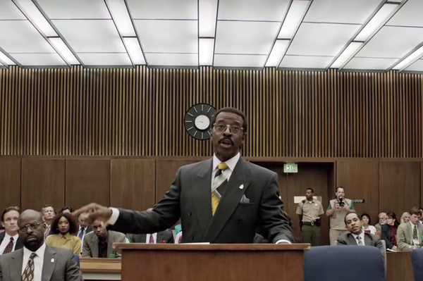 Courtney B. Vance ใน The People v. O.J. ซิมป์สัน: เรื่องอาชญากรรมอเมริกัน