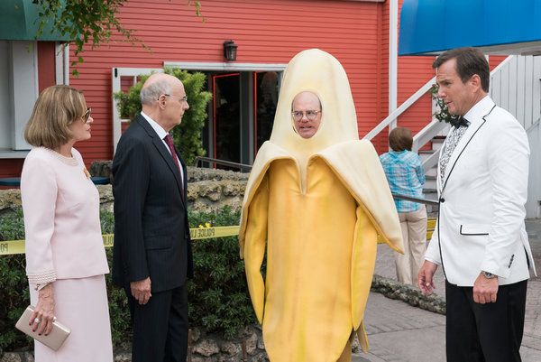 Fra venstre Jessica Walter, Jeffrey Tambor, David Cross og Will Arnett i Arrested Development. Andre halvdel av sesong 5 kommer tilbake 15. mars.