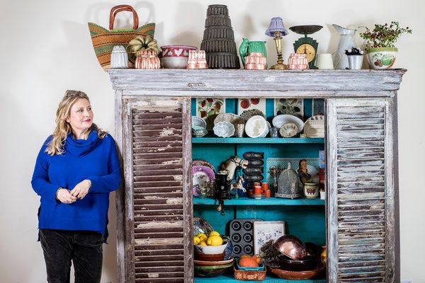 Não se trata apenas de deixar a comida bonita, disse Lisa Heathcote, que faz os pratos que aparecem na Abadia de Downton. Você tem que se adequar aos requisitos do roteiro, escolher o tipo certo de alimento que seja historicamente preciso.