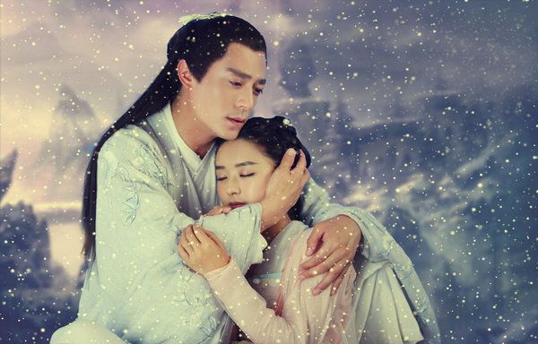 Wallace Huo i Zanilia Zhao występują w popularnym serialu telewizyjnym The Journey of Flower, opartym na powieści internetowej Jiang Chenzhou, znanej również jako Fresh Guoguo.