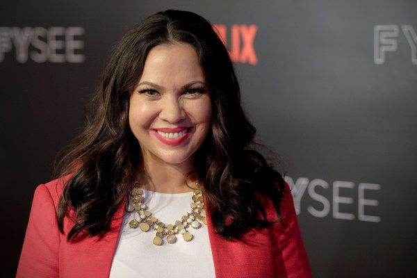 Kao voditeljica Netflixovog ponovnog pokretanja serije Jedan dan po dan, Gloria Calderon Kellett uvelike je crpila iz vlastitog iskustva kubanske Amerikanke.