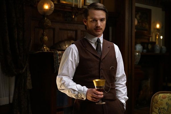 Freddie Stroma som futuristen H. G. Wells i den nya ABC-serien Time After Time.