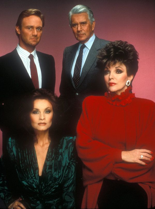 Kate O’Mara, vasakul, koos vasakult Christopher Cazenove, John Forsyth ja Joan Collins 1980. aastate ABC saates Dynasty.