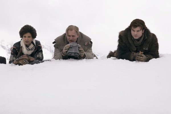 タンディ・ニュートン、ウディ・ハレルソン、オールデン・エアエンライクのソロ：スターウォーズストーリー。