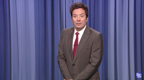 Viete, že viac ľudí je očkovaných, keď predaj pyžám klesá a Spanx stúpa, vtipkoval Jimmy Fallon v utorňajšej Tonight Show.