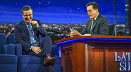 John Oliver, solda ve Stephen Colbert The Late Show