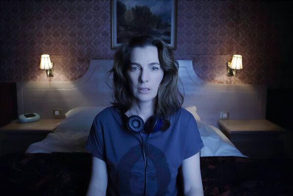 Израелският сериал Losing Alice, с участието на Айелет Зурер като режисьор, хванат в заплетена психосексуална мрежа, е едно от няколкото известни чуждестранни предавания, които пристигат по американската телевизия тази седмица.
