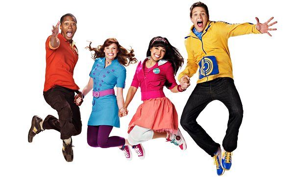 The Fresh Beat Band, a partir da esquerda: Shout (Thomas Hobson), Marina (Tara Perry), Kiki (Yvette Gonzalez-Nacer) e Twist (Jon Beavers).