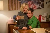 Malin Akerman in Orlando Bloom v Easy, na Netflixu.
