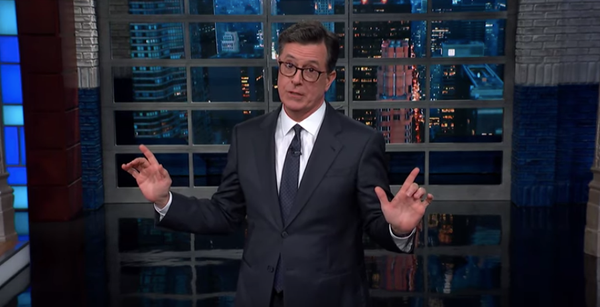 Pamiętasz jego występ jako fantazyjny bogaty facet w „Home Alone 2”? Stephen Colbert powiedział o prezydencie Trumpie. Teraz wiemy, że kiedy to nagrał, był tak spłukany, że musiał pożyczyć pieniądze od gołębiarki.