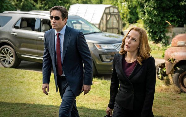David Duchovny et Gillian Anderson retrouvent leurs rôles de F.B.I. agents dans les X-Files dimanche.