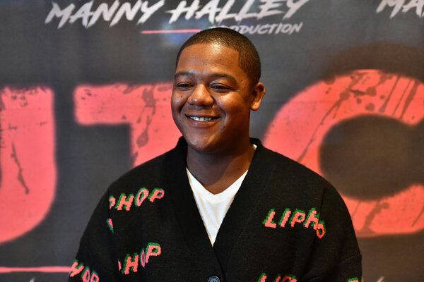 Ο ηθοποιός Kyle Massey κατηγορήθηκε αυτόν τον μήνα για μία κατηγορία επικοινωνίας με ανήλικο για ανήθικους σκοπούς, κακούργημα.