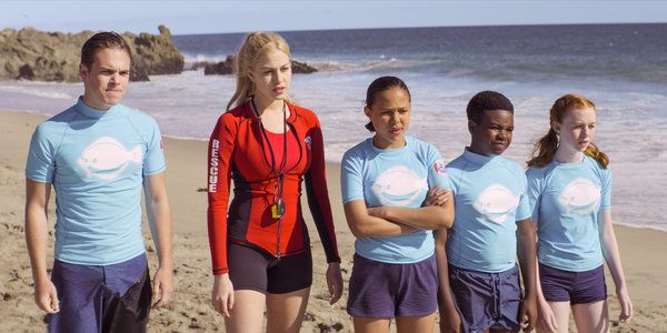 Malibu Rescue에서 왼쪽부터 Ricardo Hurtado, Jackie R. Jacobson, Breanna Yde, Alkoya Brunson 및 Abby Donnelly.