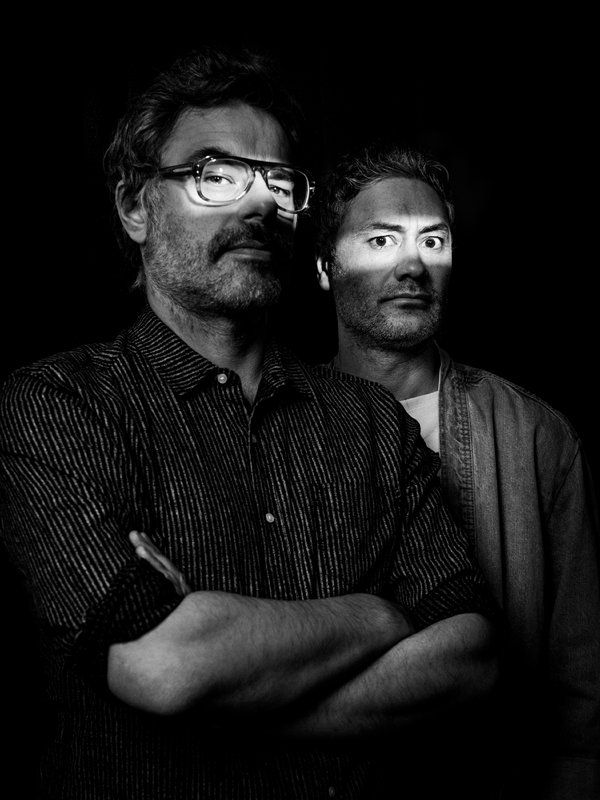 Jemaine Clement, lijevo, i Taika Waititi prilagodili su svoju komediju What We Do in the Shadows iz 2014. u televizijsku seriju za FX, koja prati skupinu stoljetnih vampira koji se bore s modernošću.